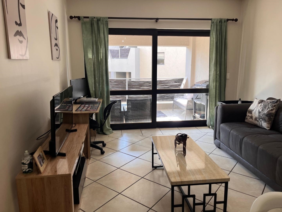 To Let 1 Bedroom Property for Rent in Pineslopes Gauteng