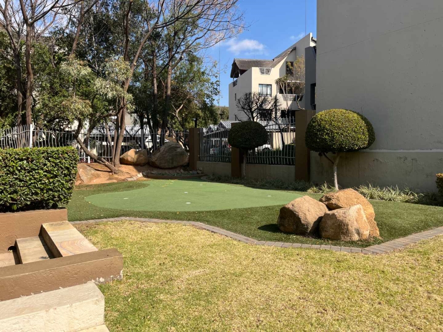 To Let 1 Bedroom Property for Rent in Pineslopes Gauteng