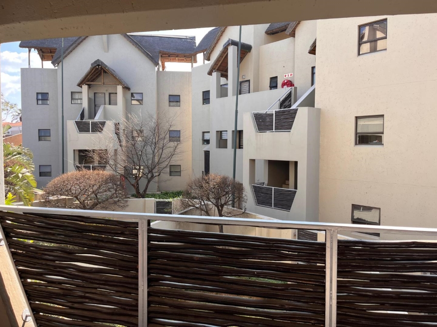 To Let 1 Bedroom Property for Rent in Pineslopes Gauteng