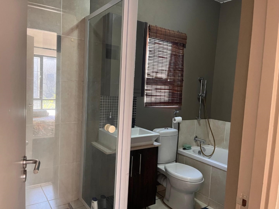 To Let 1 Bedroom Property for Rent in Pineslopes Gauteng