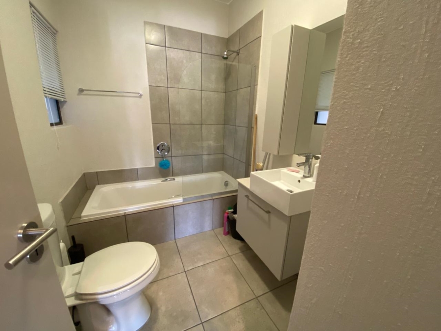 To Let 3 Bedroom Property for Rent in Broadacres Gauteng