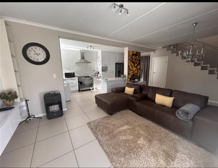 To Let 3 Bedroom Property for Rent in Fourways Gauteng