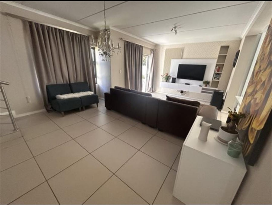 To Let 3 Bedroom Property for Rent in Fourways Gauteng