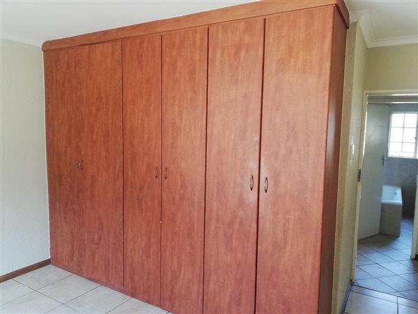 To Let 2 Bedroom Property for Rent in Vorna Valley Gauteng