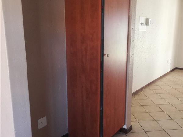 To Let 2 Bedroom Property for Rent in Vorna Valley Gauteng