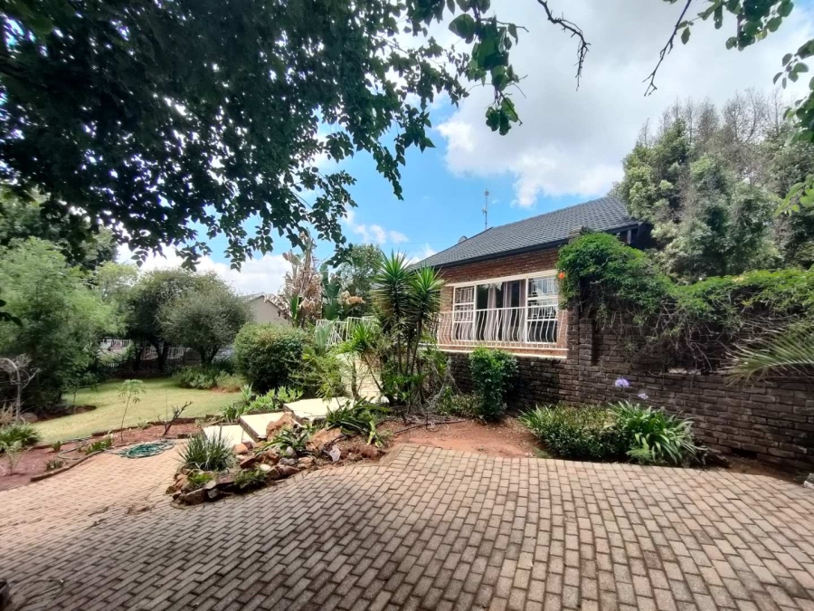 4 Bedroom Property for Sale in Rant En Dal Gauteng