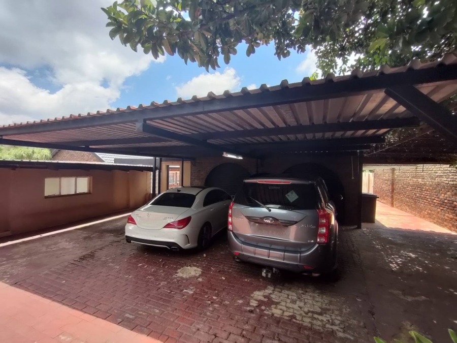 4 Bedroom Property for Sale in Rant En Dal Gauteng