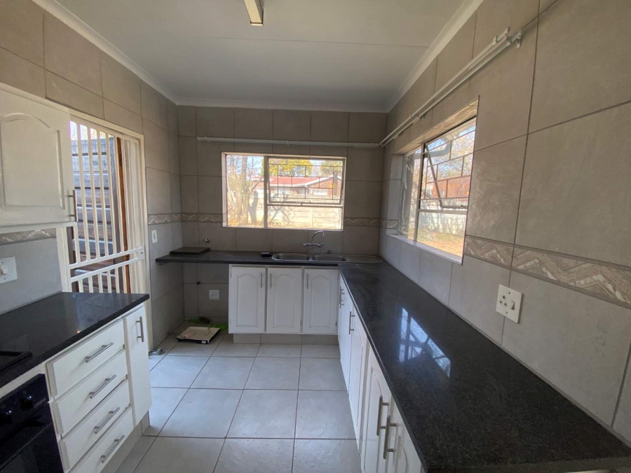 3 Bedroom Property for Sale in Brackendowns Gauteng