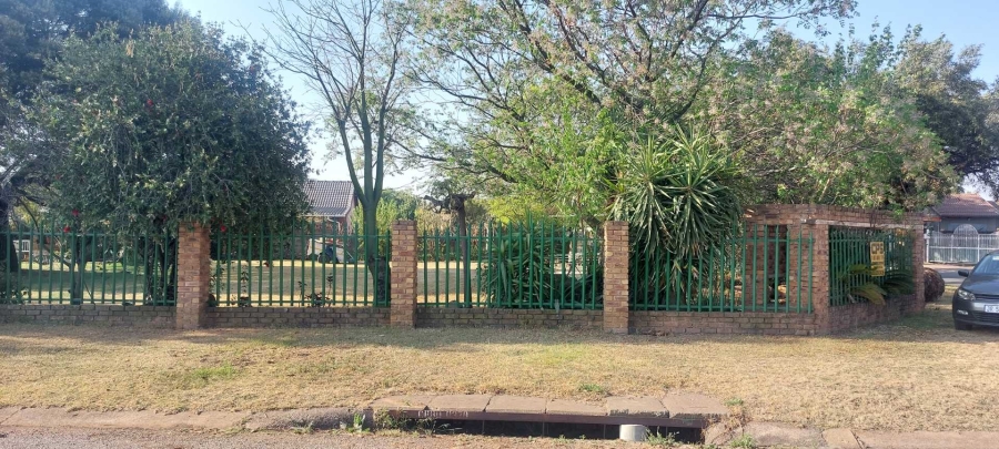 0 Bedroom Property for Sale in Brackenhurst Gauteng