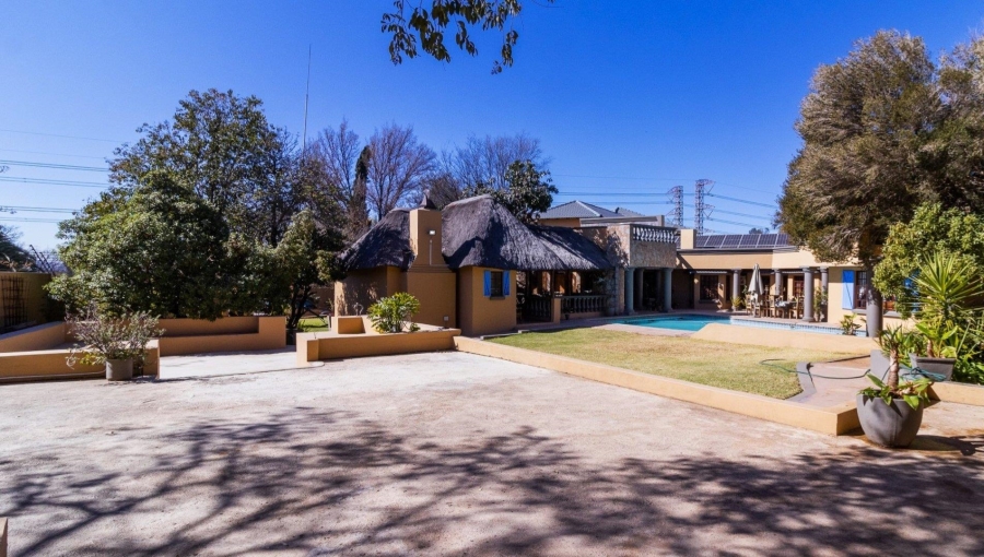 8 Bedroom Property for Sale in Alberante Gauteng