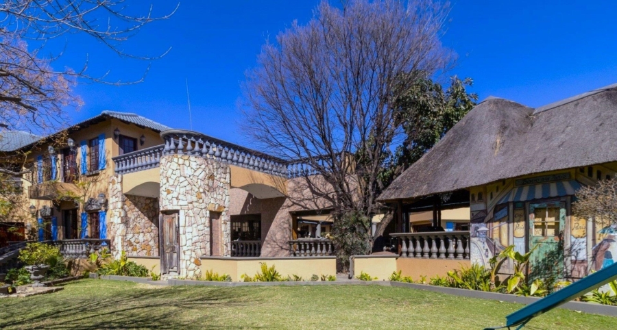 8 Bedroom Property for Sale in Alberante Gauteng