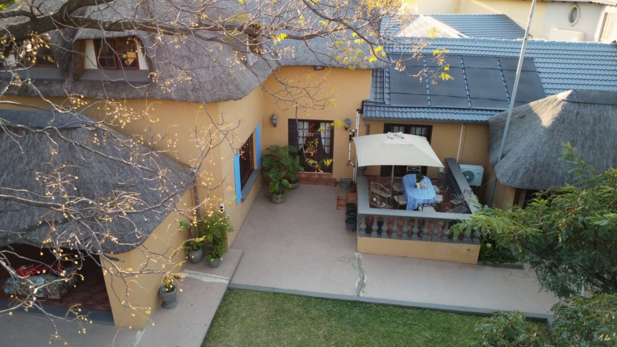 8 Bedroom Property for Sale in Alberante Gauteng