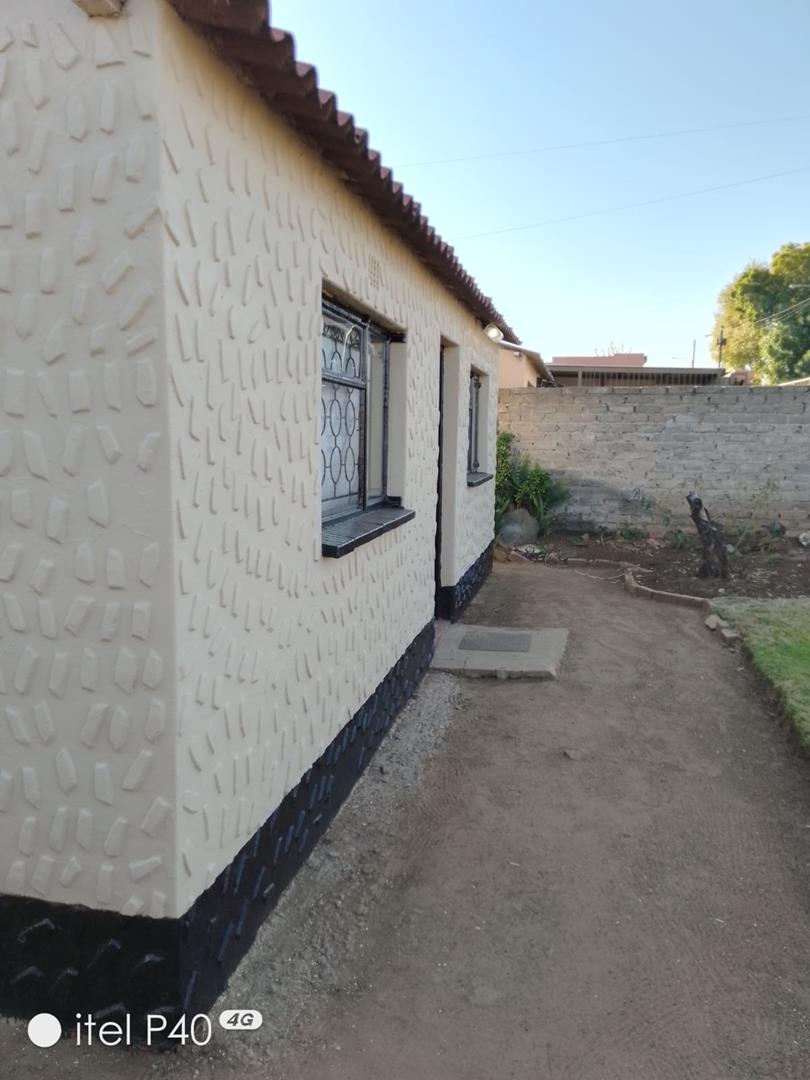 To Let 2 Bedroom Property for Rent in Tladi Gauteng