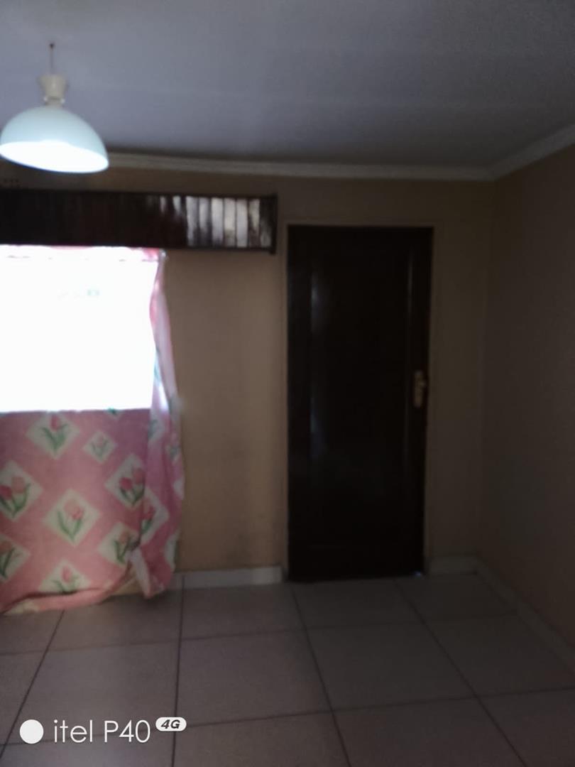 To Let 2 Bedroom Property for Rent in Tladi Gauteng