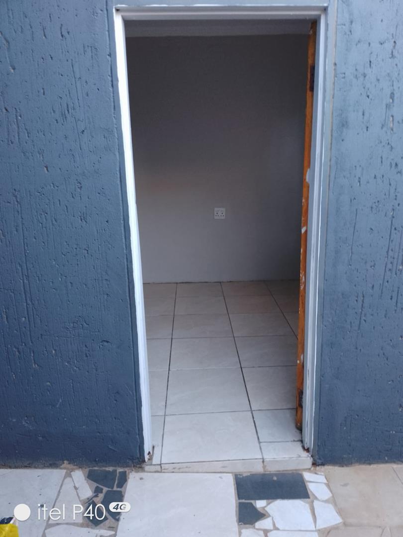 To Let 2 Bedroom Property for Rent in Tladi Gauteng