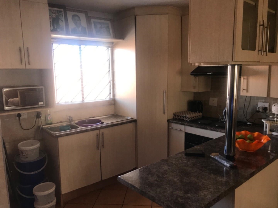 2 Bedroom Property for Sale in Lotus Gardens Gauteng