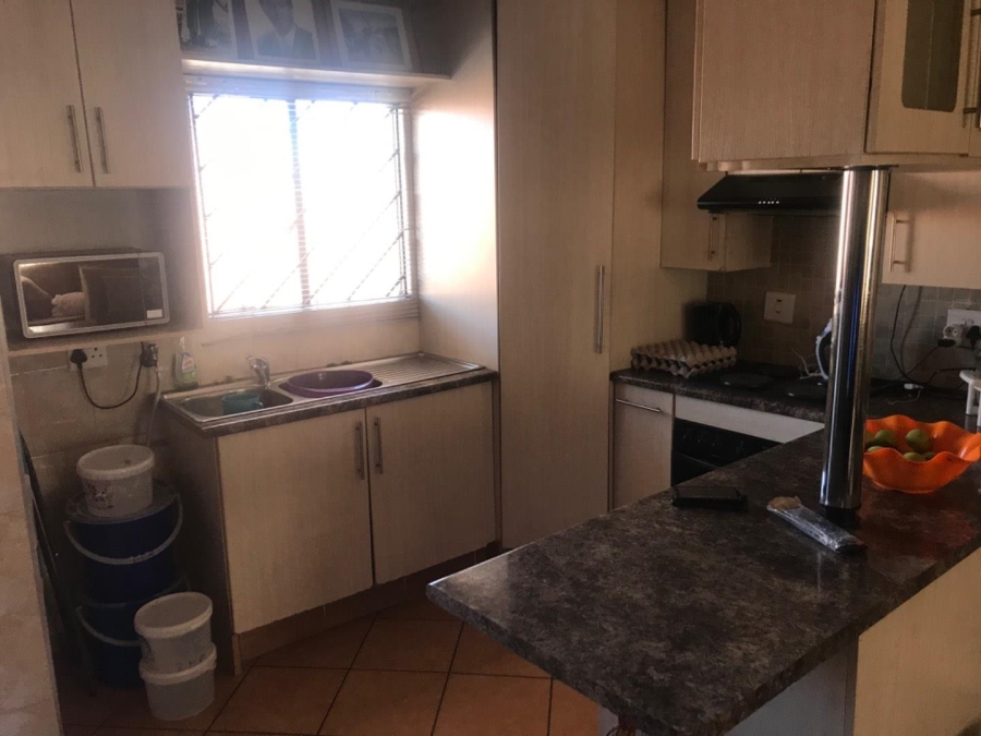 2 Bedroom Property for Sale in Lotus Gardens Gauteng