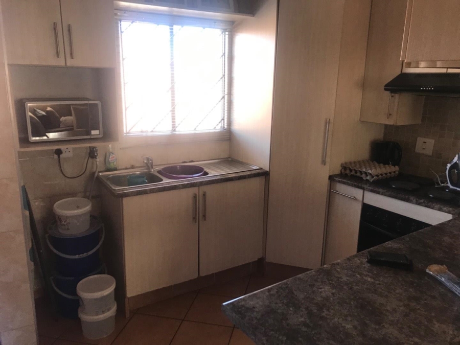 2 Bedroom Property for Sale in Lotus Gardens Gauteng