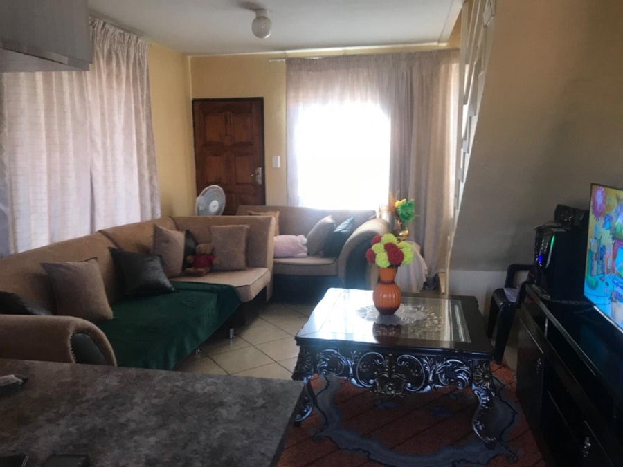 2 Bedroom Property for Sale in Lotus Gardens Gauteng