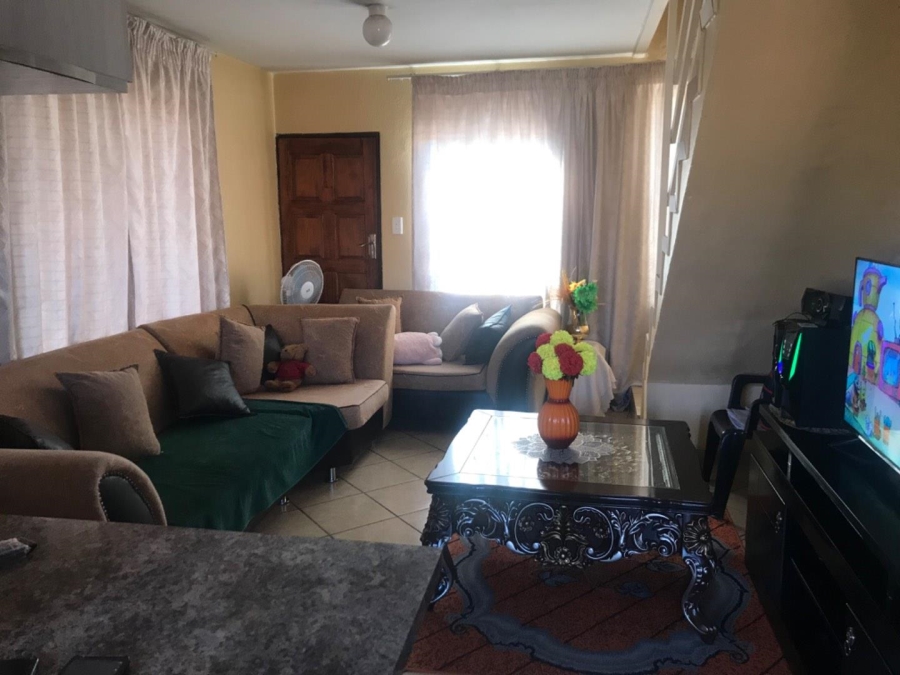 2 Bedroom Property for Sale in Lotus Gardens Gauteng