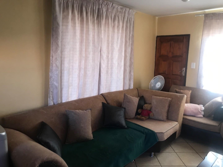 2 Bedroom Property for Sale in Lotus Gardens Gauteng