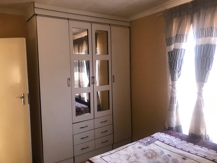 2 Bedroom Property for Sale in Lotus Gardens Gauteng