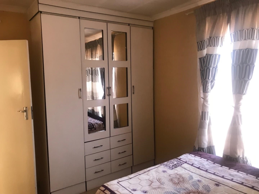 2 Bedroom Property for Sale in Lotus Gardens Gauteng