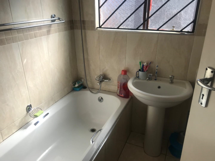 2 Bedroom Property for Sale in Lotus Gardens Gauteng