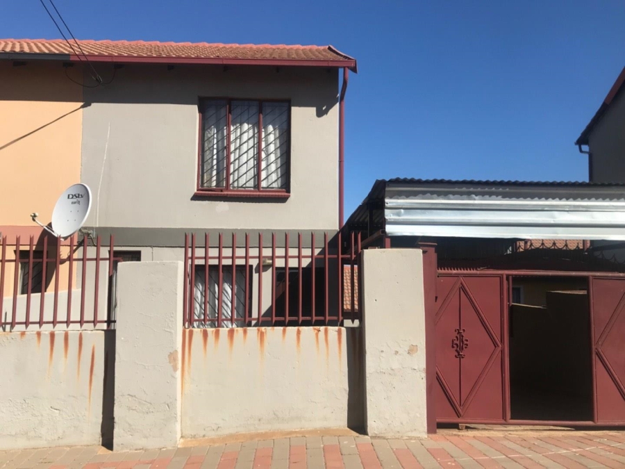 2 Bedroom Property for Sale in Lotus Gardens Gauteng