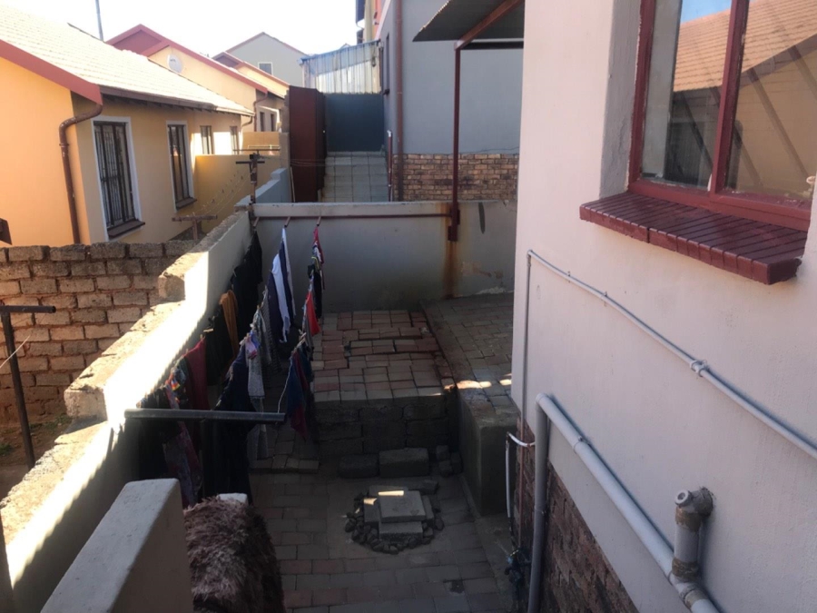 2 Bedroom Property for Sale in Lotus Gardens Gauteng