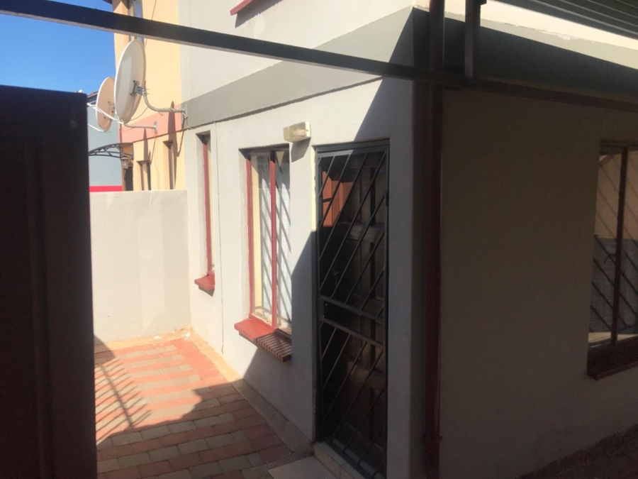 2 Bedroom Property for Sale in Lotus Gardens Gauteng