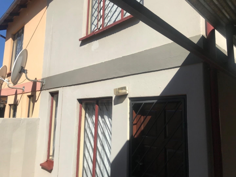 2 Bedroom Property for Sale in Lotus Gardens Gauteng