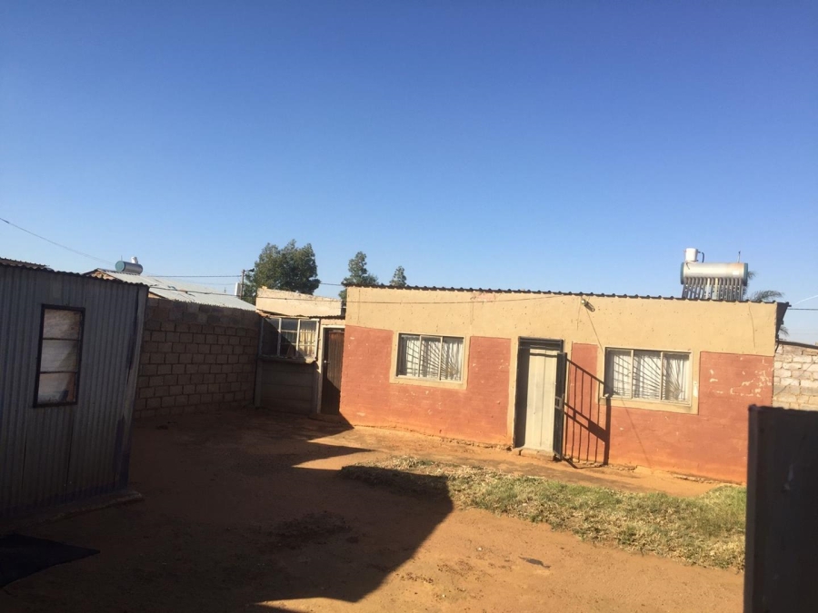 2 Bedroom Property for Sale in Tshepisong Gauteng