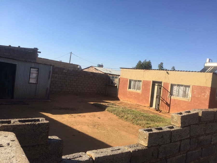 2 Bedroom Property for Sale in Tshepisong Gauteng