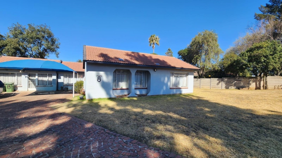 3 Bedroom Property for Sale in Brackendowns Gauteng