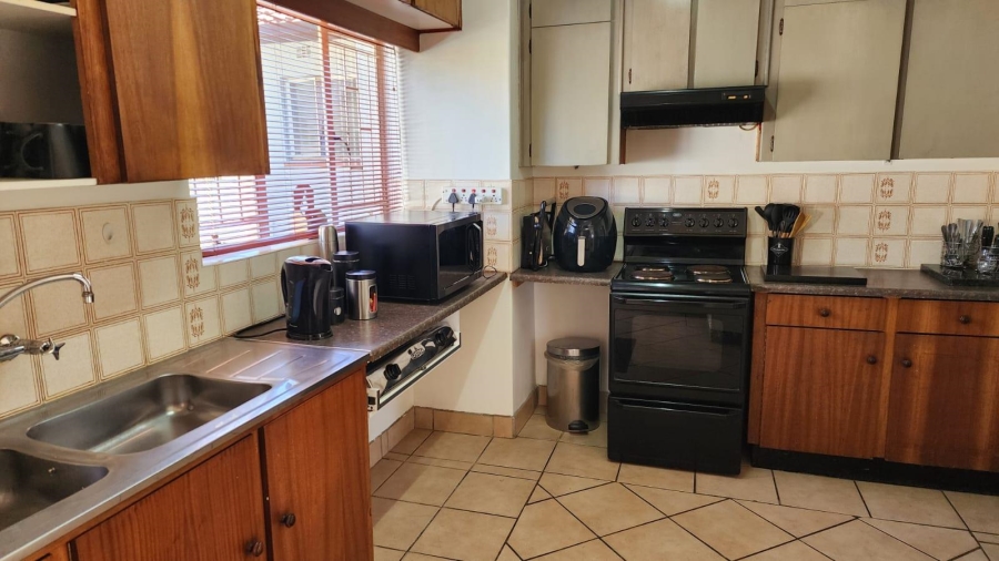 3 Bedroom Property for Sale in Brackendowns Gauteng