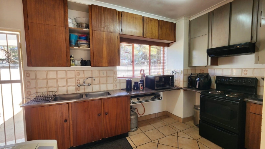 3 Bedroom Property for Sale in Brackendowns Gauteng