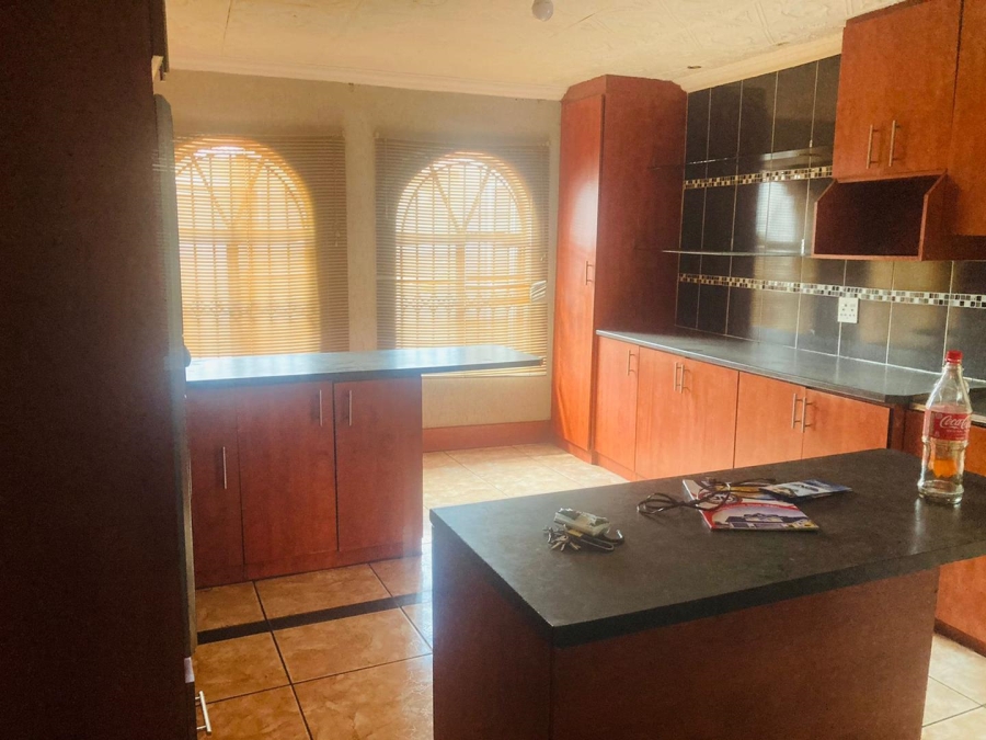 To Let 5 Bedroom Property for Rent in Spruitview Gauteng