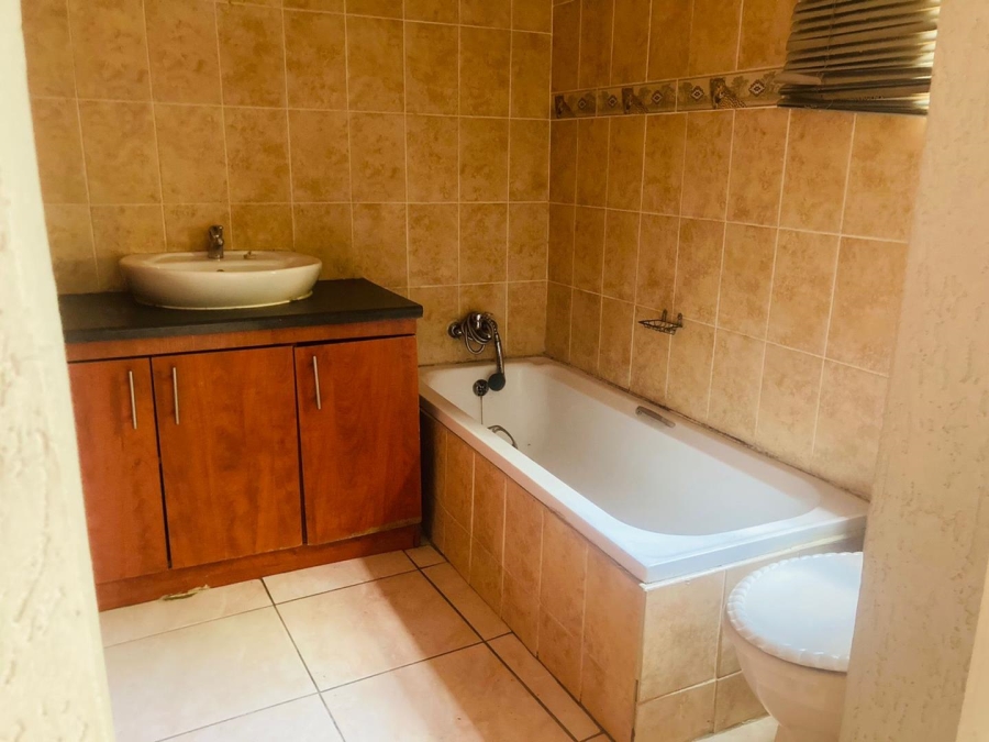 To Let 5 Bedroom Property for Rent in Spruitview Gauteng