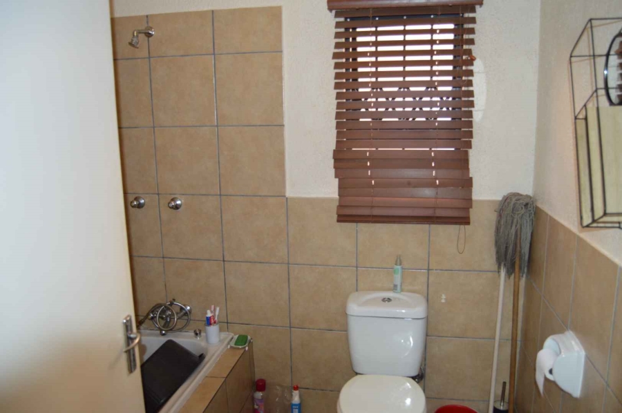 1 Bedroom Property for Sale in Alrode Gauteng