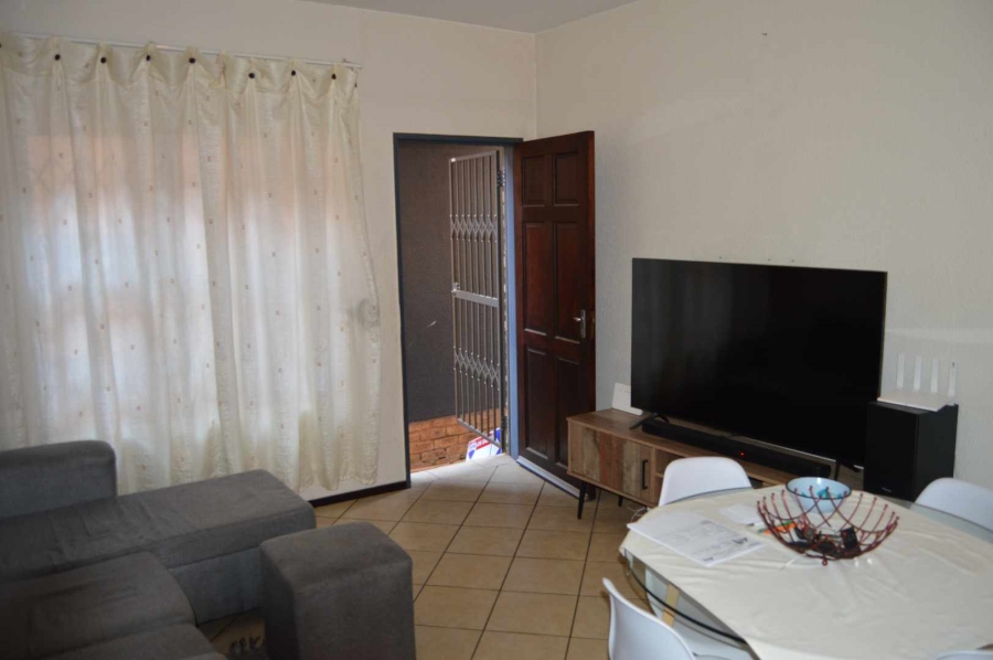 1 Bedroom Property for Sale in Alrode Gauteng