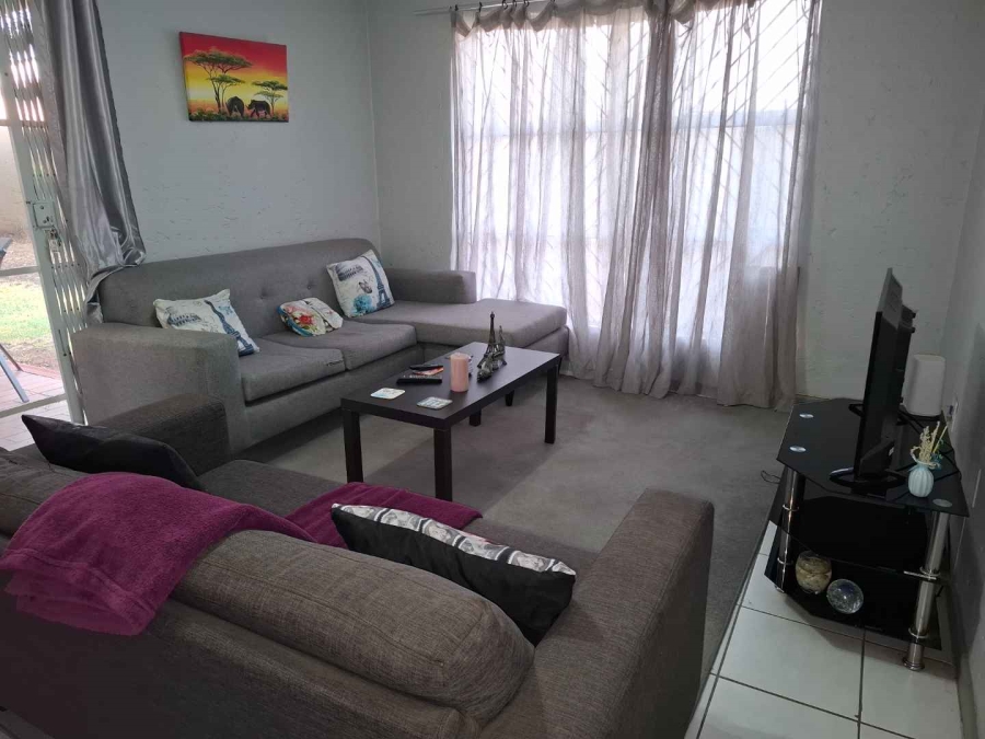 To Let 1 Bedroom Property for Rent in Brackendowns Gauteng