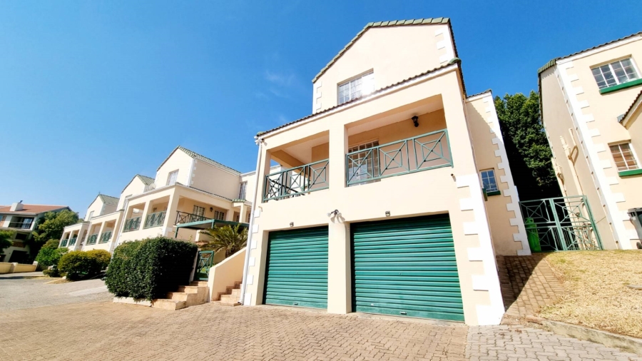 3 Bedroom Property for Sale in La Montagne Gauteng