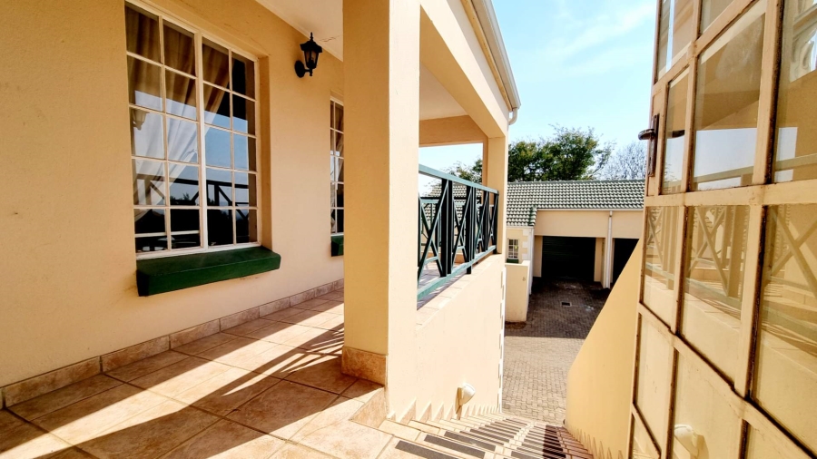 3 Bedroom Property for Sale in La Montagne Gauteng