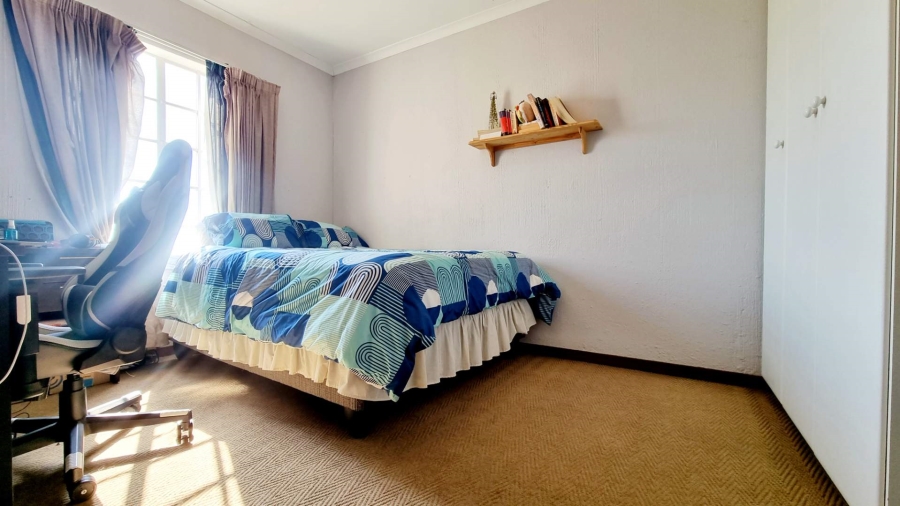 3 Bedroom Property for Sale in La Montagne Gauteng