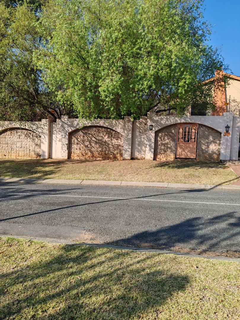 4 Bedroom Property for Sale in Rembrandt Park Gauteng