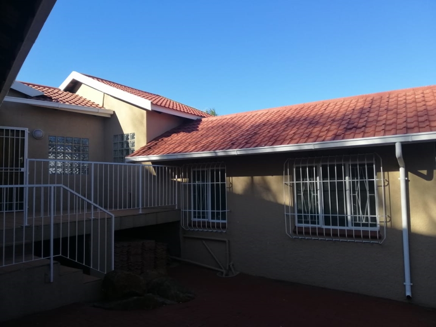 3 Bedroom Property for Sale in Mulbarton Gauteng