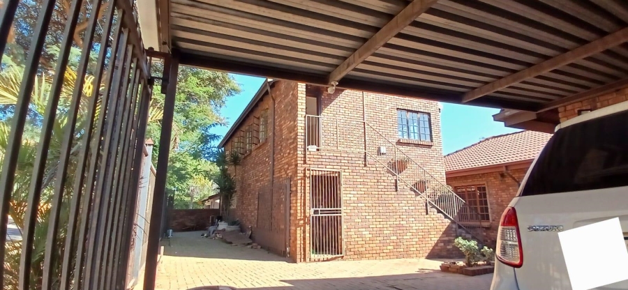 To Let 4 Bedroom Property for Rent in Magalieskruin Gauteng