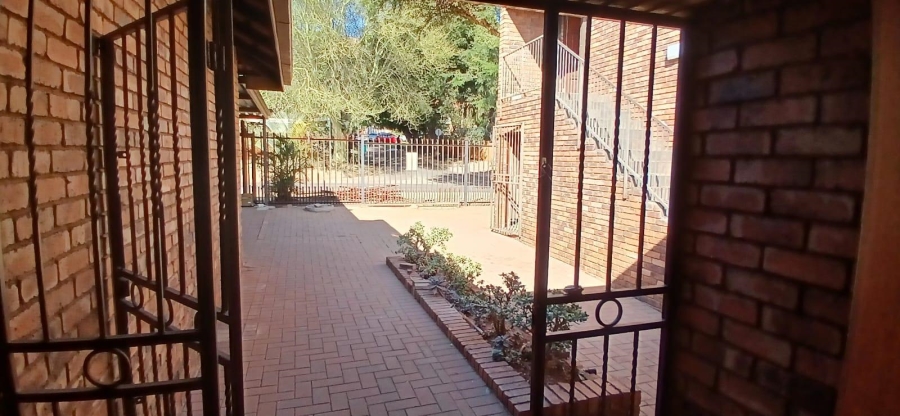 To Let 4 Bedroom Property for Rent in Magalieskruin Gauteng