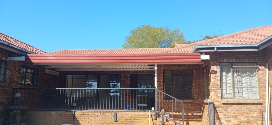 To Let 4 Bedroom Property for Rent in Magalieskruin Gauteng